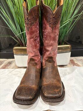 Soto Pretty in Pink Womens Embroidered Cowgirl Boots